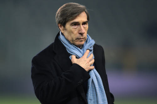 برشلونة يستعين بمدير الكرة السابق لميلانو برشلونة