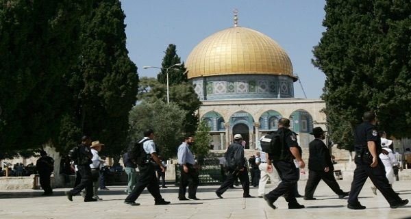 متطرفون يهود يقتحمون الأقصى اقتحام
