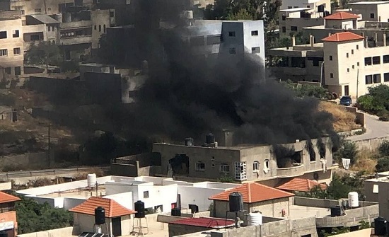 قوات الاحتلال تقتحم مخيم جنين وتحاصر منزلًا وسط اشتباكات مسلحة