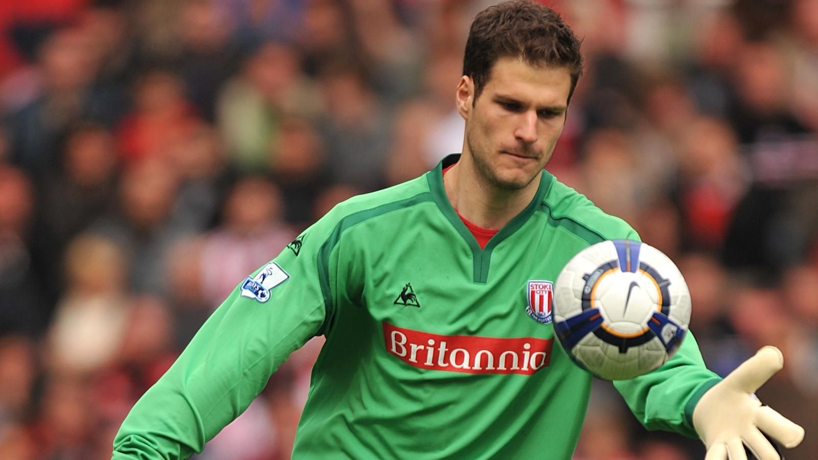 البوسني بيجوفيتش حارسًا لتشيلسي البوسني بيجوفيتش حارسًا لتشيلسي