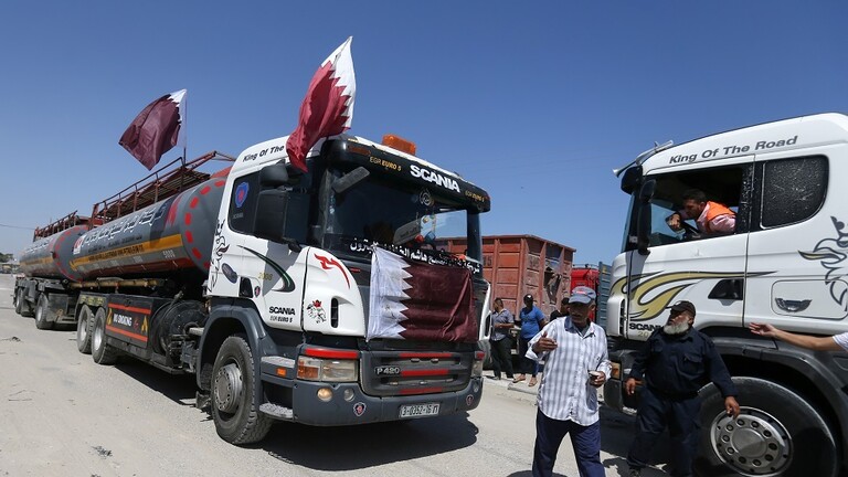 إعلام عبري: السلطة الفلسطينية غاضبة بعد إقرار آلية جديدة لصرف المنحة القطرية في غزة