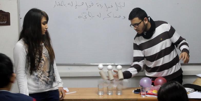 تجارب علمية للطلبة المتفوقين في مركز تنمية المجتمع بجامعة القدس تجارب علمية للطلبة المتفوقين في مركز تنمية المجتمع بجامعة القدس