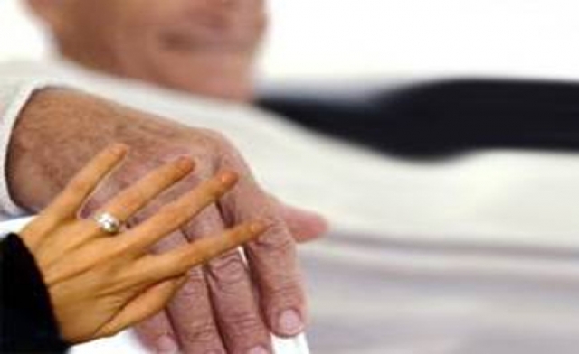 إيمان..قصة ألم ومعاناة مع زوجٍٍ دمر أسرته ايمان