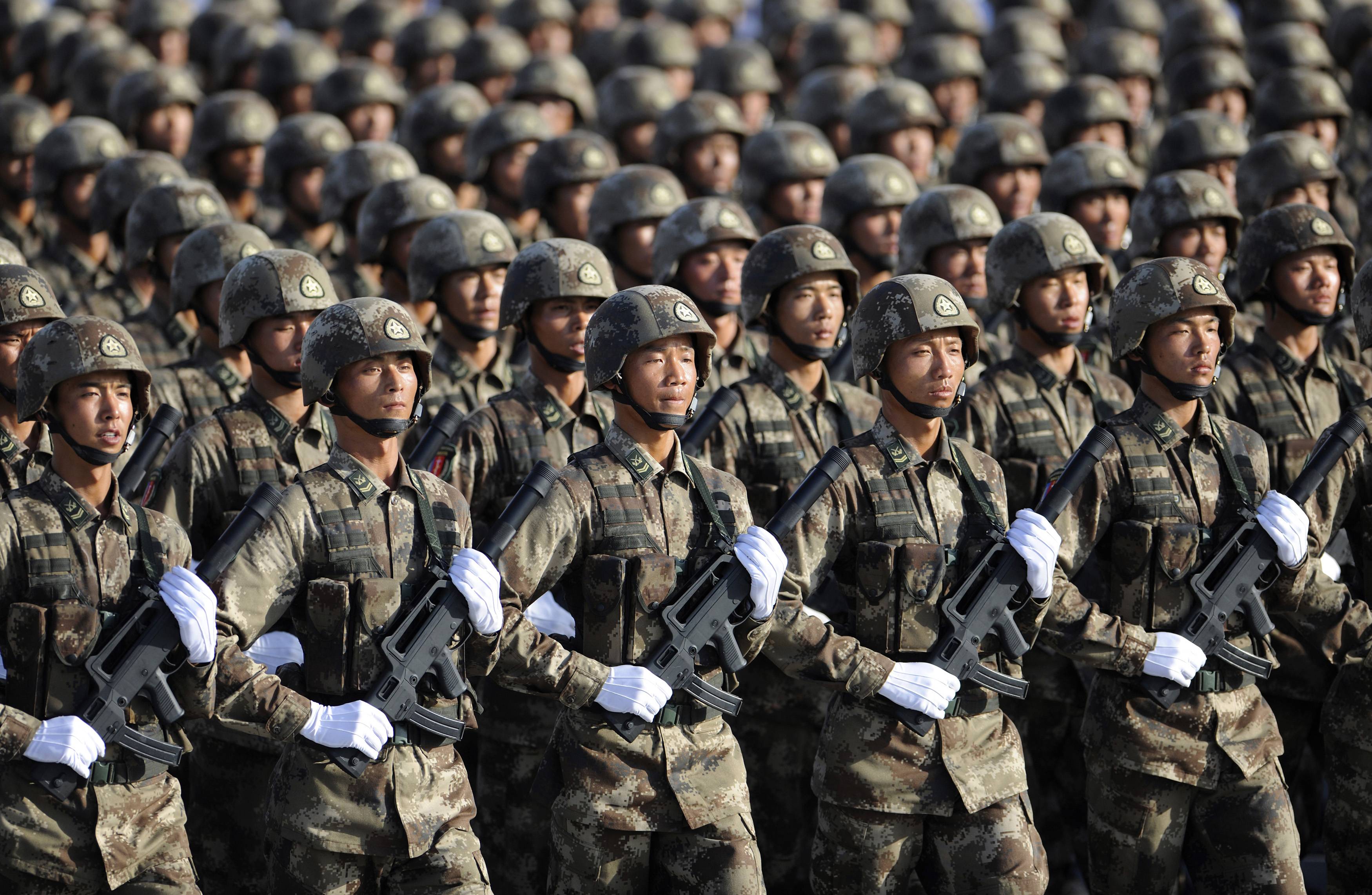 الصين ترفع ميزانيتها العسكرية