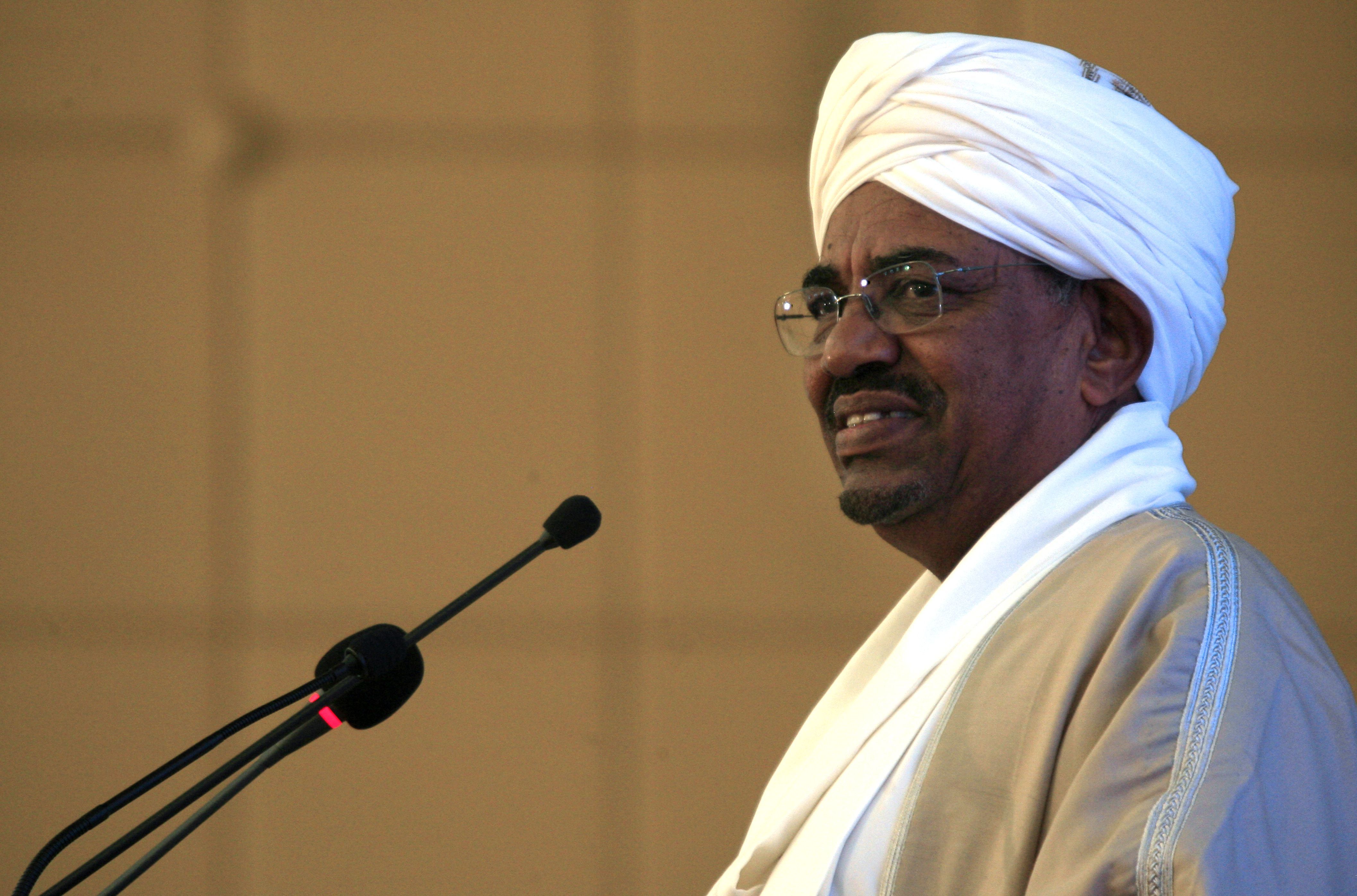 هآرتس: إسرائيل دعت الولايات المتحدة لتحسين علاقاتها مع السودان هآرتس