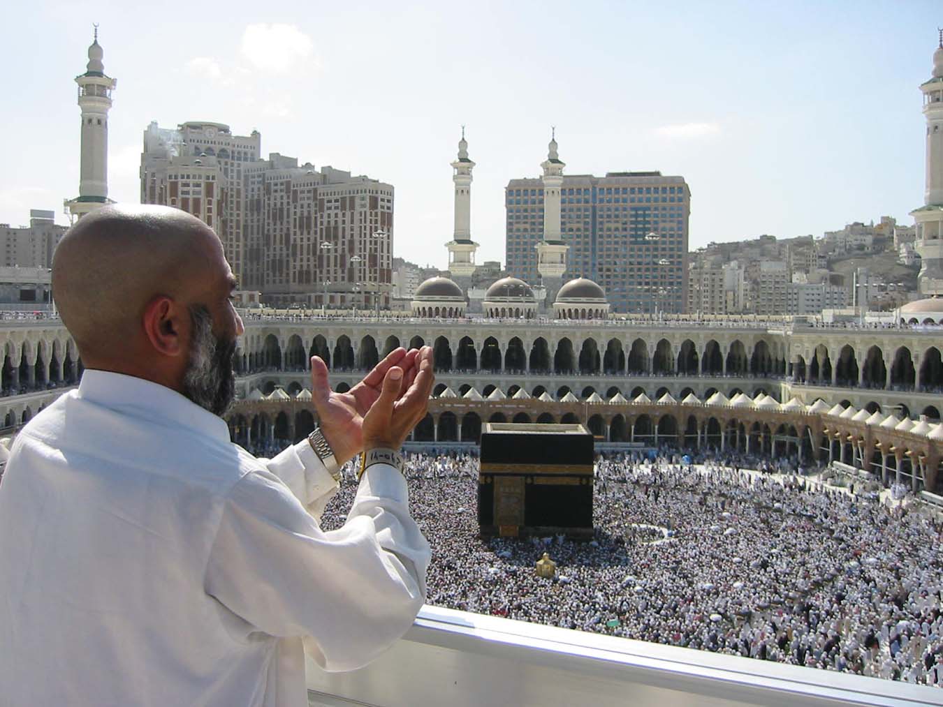 سبعيني ينفق جميع مدخراته لرؤية بيت الله الحرام سبعيني