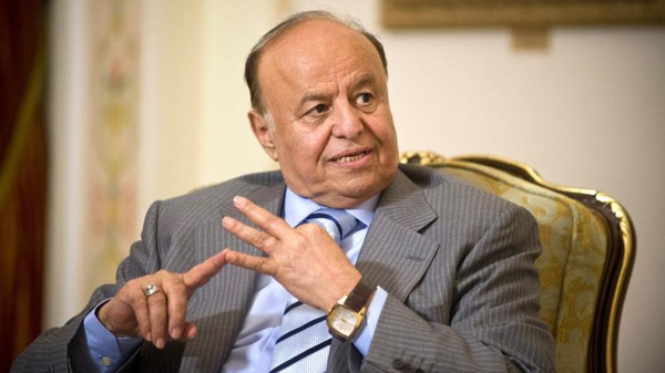 هادي يغادر صنعاء إلى عدن والحوثيون ينهبون منزله الحوثيون