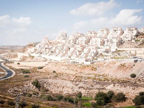 لماذا تراجع نتنياهو مؤقتاً عن الإعلان عن بناء 2500 وحدة استيطانية؟ نتنياهو