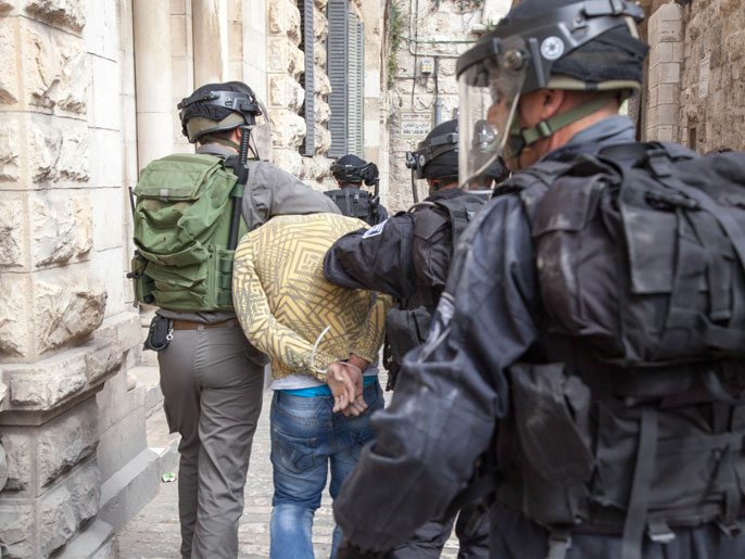 الاحتلال يعتقل فتى من سلوان بالقدس