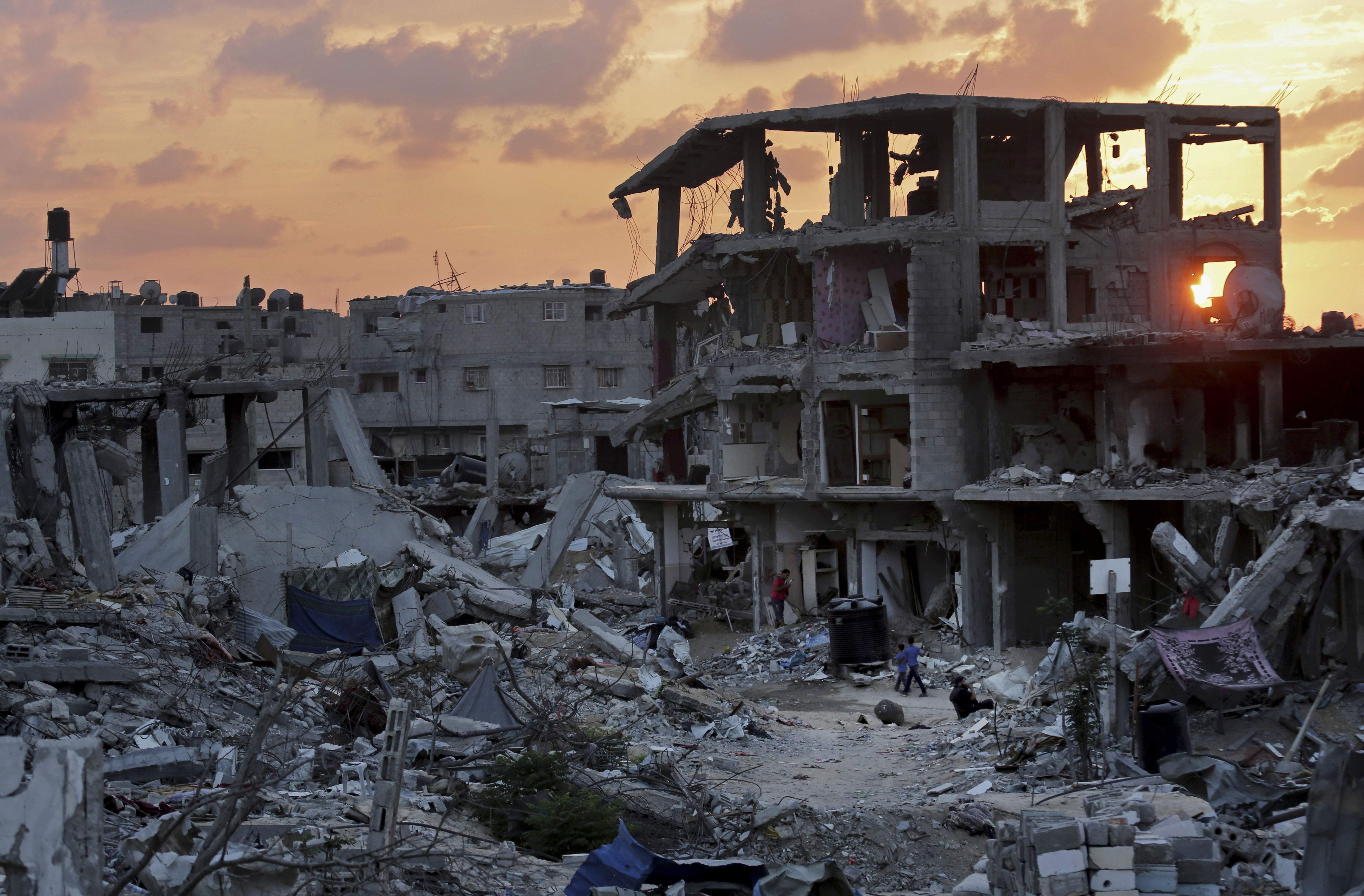 غزة تحتاج من 5 لـ 8 آلاف طن إسمنت يوميًا غزة تحتاج من 5 لـ 8 آلاف طن إسمنت يوميًا