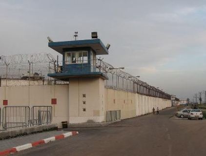 الآن: اجتماع بين قيادة الإضراب وإدارة سجون الاحتلال سجن نفحة