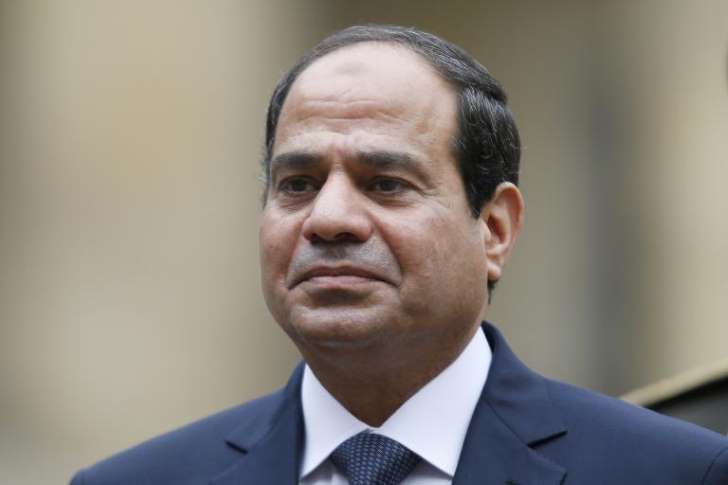 السيسي يعتزم اصدار قانون يجرم الاساءة الى الثورة على مبارك عبد الفتاح السيسي