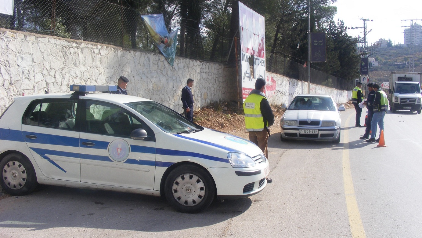 3 أشخاص لقوا حتفهم في أكثر من مئة حادث سير شرطة