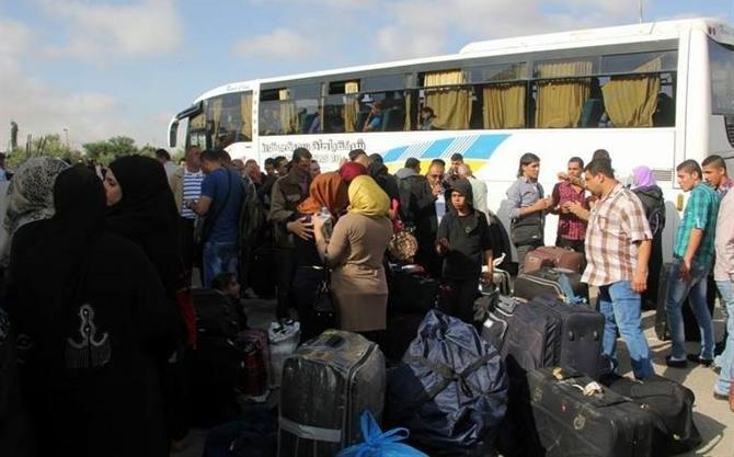 مصر تمنع دخول 43 مسافراً لغزة و494 حملة إقامات وجوازات أجنبية ومصرية غادروا