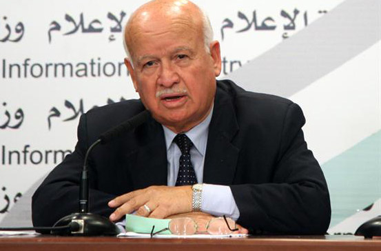 الآغا يدعو الأونروا للإسراع بتعويض اللاجئين المتضررين من العدوان الاغا