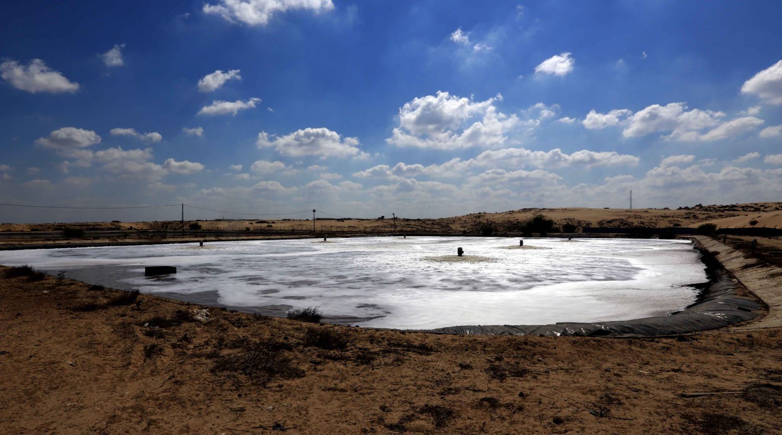 مذكرة تفاهم لإعادة العمل بمشروع الصرف الصحي شمال غزة