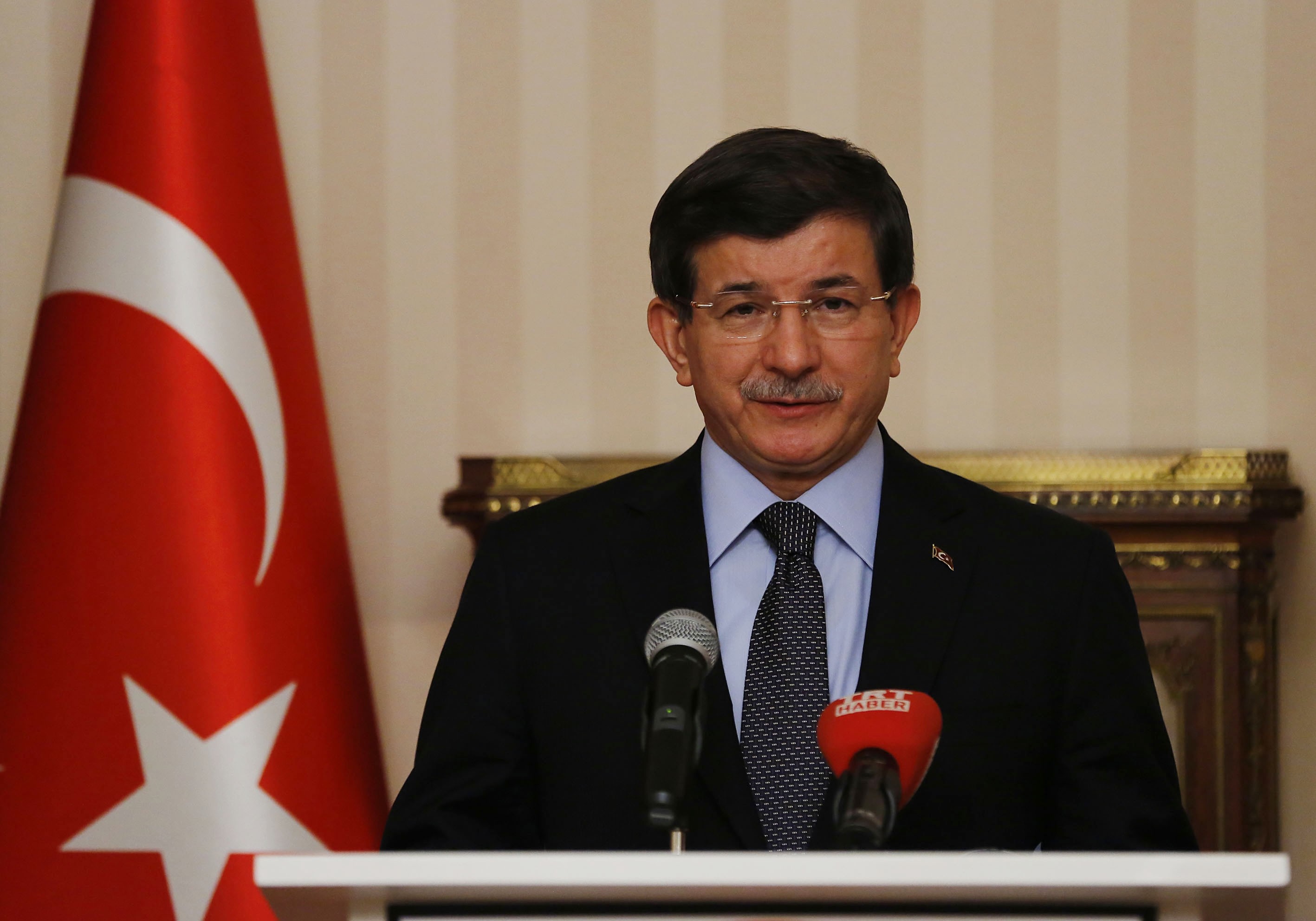 أوغلو: تركيا ستتخذ إجراءات أمنية جديدة بعد تفجير أنقرة