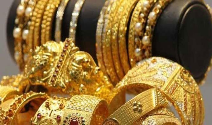 الذهب يواصل الارتفاع ويقترب من أعلى مستوى في ٨ أعوام