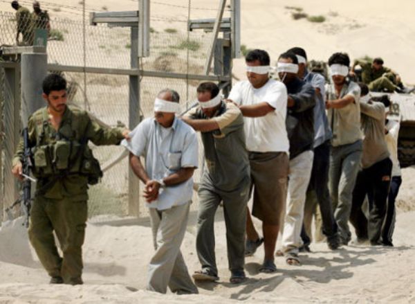 اعتقال 60 مقدسيًا وإصابة 26 في عملية دهم عنيفة في القدس اعتقال