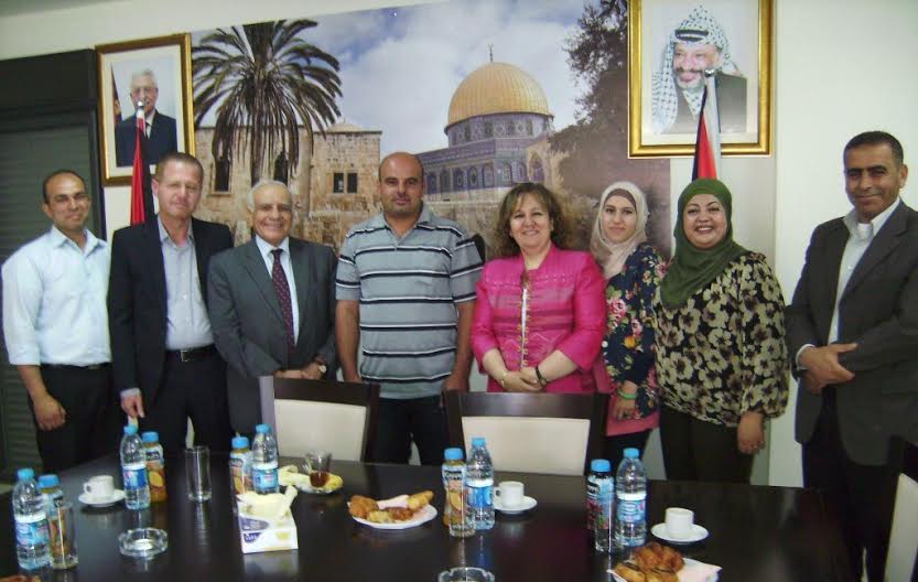 المجلس الأعلى للإبداع والتميز يكرم المبدع ربيع قصراوي ويقدم له منحة مالية تقديراً لجهوده المجلس الأعلى للإبداع والتميز يكرم المبدع ربيع قصراوي ويقدم له منحة مالية تقديراً لجهوده