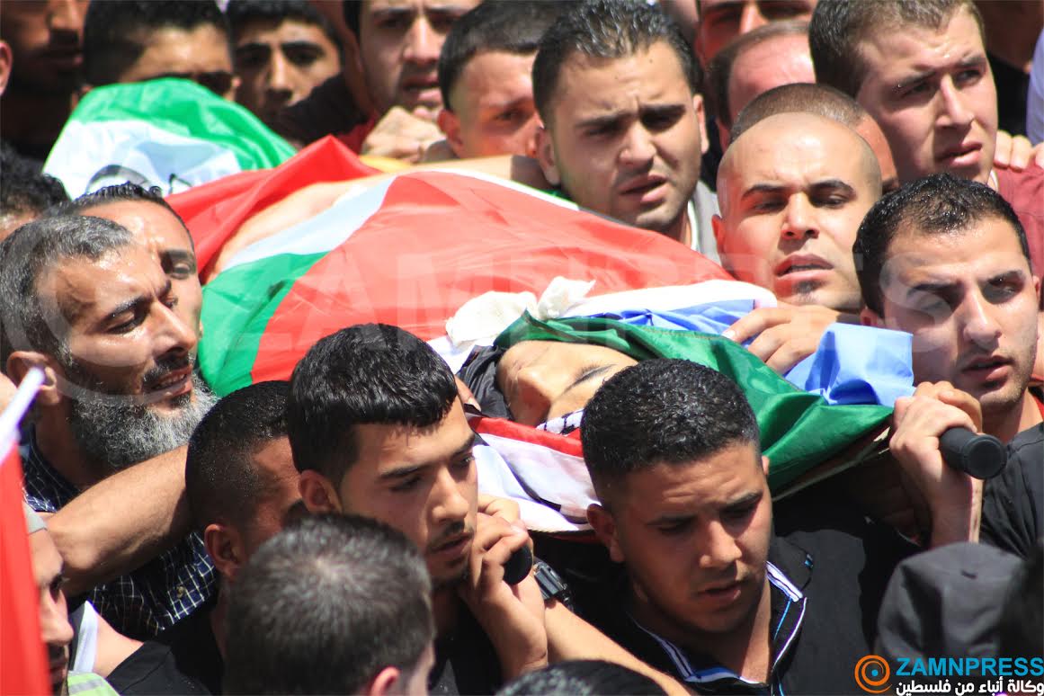 مئات الموطنين يشيعون جثمان الشهيد أحمد الصبارين الشهيد الصبارين