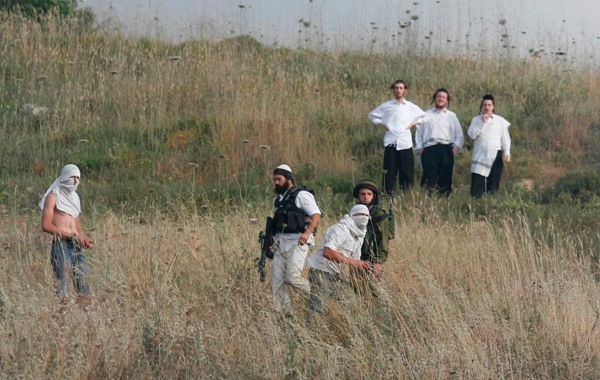 مستوطنون يعتدون على مواطنين شرق نحالين صورة إرشيفية