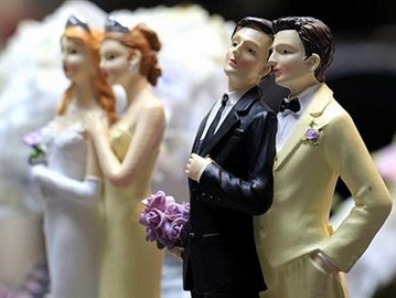 إيطاليا توافق على زواج المثليين مدنيًا إيطاليا توافق على زواج المثليين مدنيًا