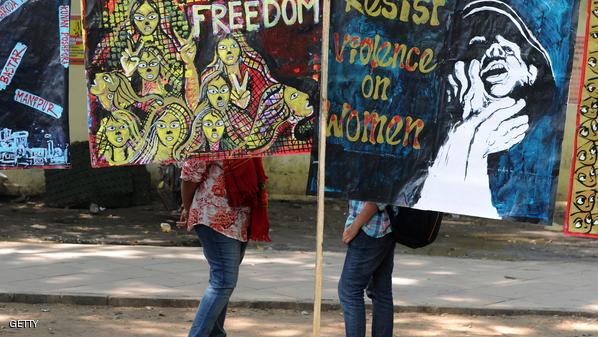 ملصقات تدين حوادث الاغتصاب بالهند