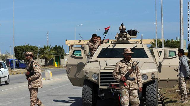 11 فتيل بانفجار في قاعدة للجيش الليبي الجيش الليبي