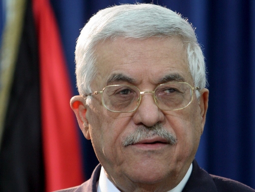 الرئيس يتلقى اتصالا هاتفيا من كيري الرئيس عباس