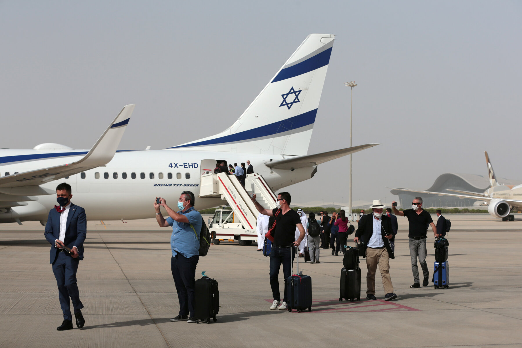 قناة عبرية: عشرات المجرمين الإسرائيليين هربوا إلى الإمارات