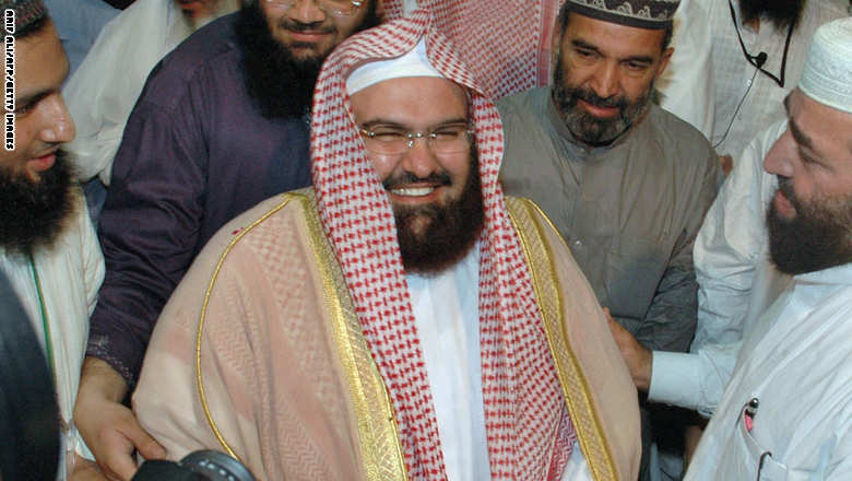 السديس يهاجم داعش: نبرأ إلى الله من فعل هؤلاء الخوارج