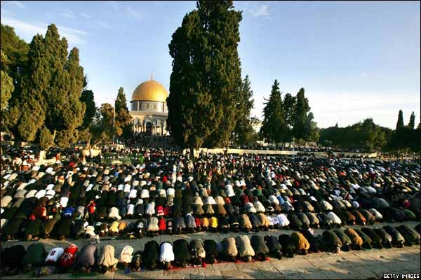 إسرائيل تسمح لـ500 غزّي بالصلاة في الأقصى الأسبوع القادم اسرائيل
