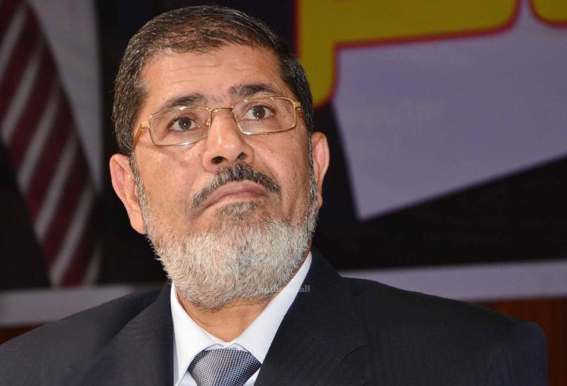 اتهام مرسي باستغلال منصبه لتوظيف إبنه
