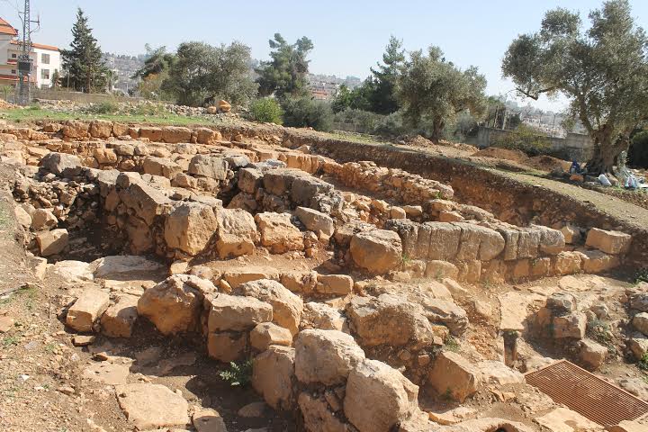 اكتشاف موقع أثري في "الطيرة" غرب رام الله الطيرة موقع اثري