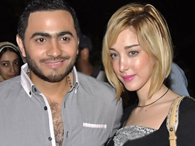 تامر حسني يعلق على عقد زواج زوجته بسمة من صويص