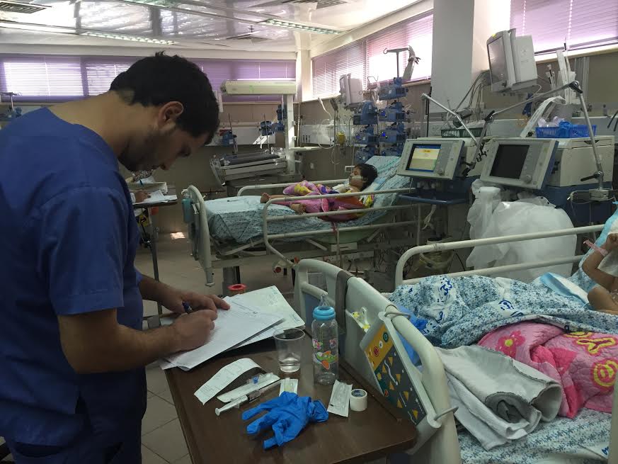 وحدة جراحة قلب الأطفال في المقاصد تجري عمليات معقّدة على مستوى المنطقة المقاصد