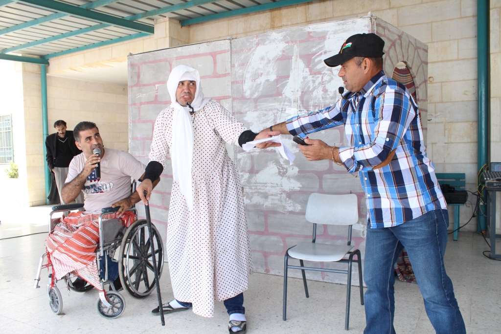نجوم الأمل تسلط الضوء على قضايا الأشخاص ذوي الإعاقة في مدرسة الشهيد عبد العزيز أبو سنينة نجوم الأمل