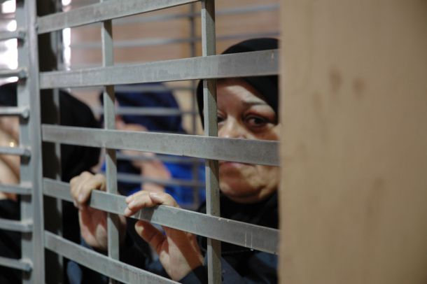 نقل الأسيرة يمان عمارنة لسجن "هشارون" نقل الأسيرة يمان عمارنة لسجن "هشارون"