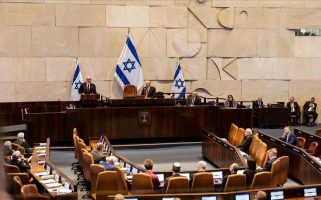 رئيس "الأمن القومي" بالكنيست يسخر من ترامب بسبب تهديداته لإيران