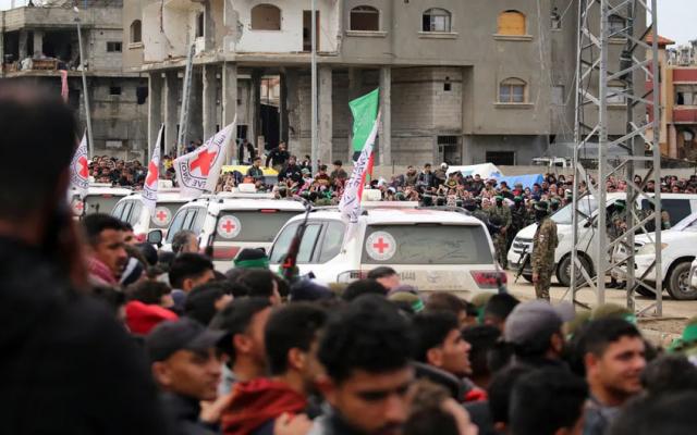 تقارير مصرية: اتصالات مكثفة بالقاهرة للتوصل إلى صيغة نهائية لاتفاق بغزة