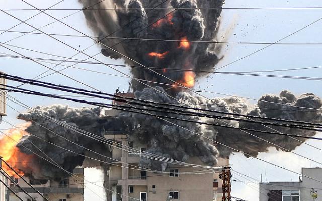 الحرب على لبنان: غارات عنيفة في صور ودبين وأضرار واسعة بمستشفى