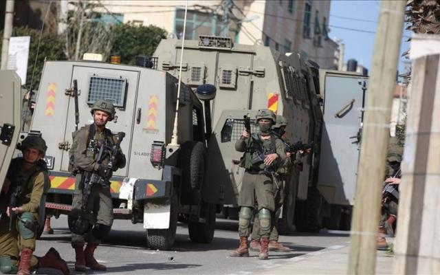 تزامنًا مع العدوان على إيران.. الاحتلال يحول قرى الضفة ومدنها إلى سجون مغلقة