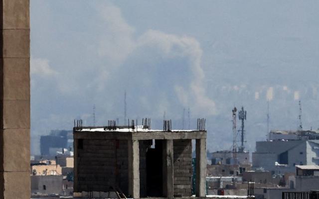 إيران لا تنوي التفاوض وتتوعد بتدمير البنية العسكرية والاقتصادية في المنطقة