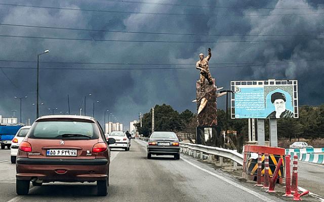 أسعار النفط تكسر حاجز 100 دولار للمرة الأولى منذ 2022