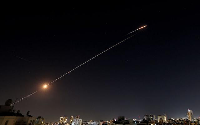 غارات على طهران وهجمات إيرانية على إسرائيل ودول خليجية