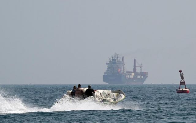 واشنطن تعلن تدمير 16 سفينة إيرانية لزرع الألغام قرب مضيق هرمز