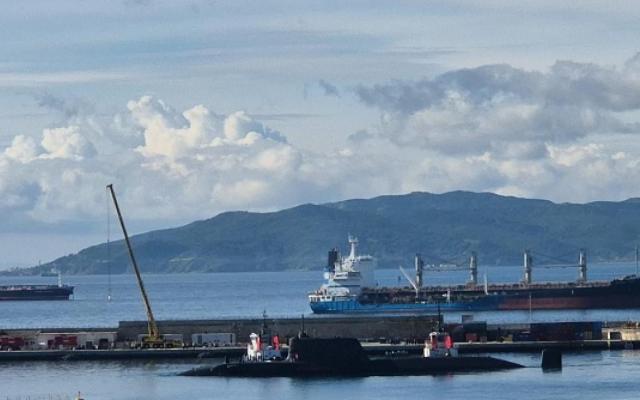 وصول غواصة بريطانية إلى بحر العرب حاملة صواريخ لضرب إيران