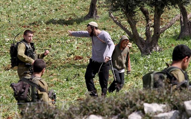 هجمات إرهابية للمستوطنين في الضفة وإصابات برصاص الاحتلال