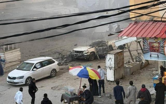 4 شهداء بقصف مركبة للشرطة في النصيرات.. وشهيد ومصابون باستهداف مواطنين بمدينة غزة